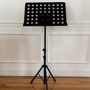 Adjustable Black Music Stand with carrying bag with 2 viola shoulder rests